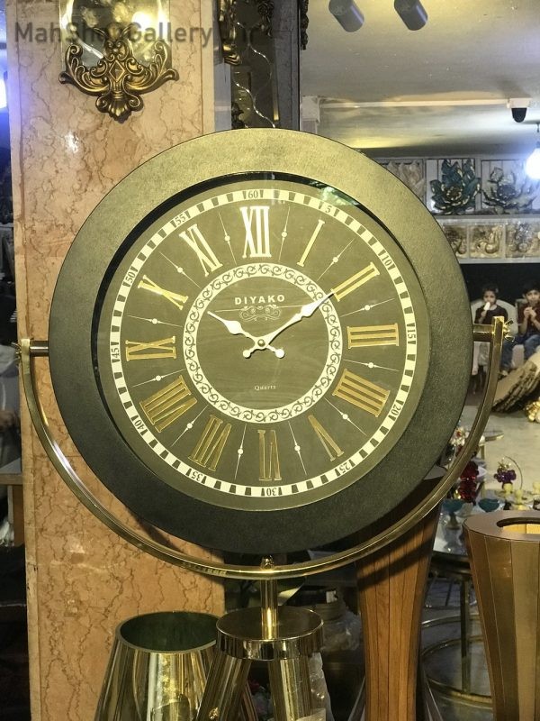 ساعت چوبی ایستاده
